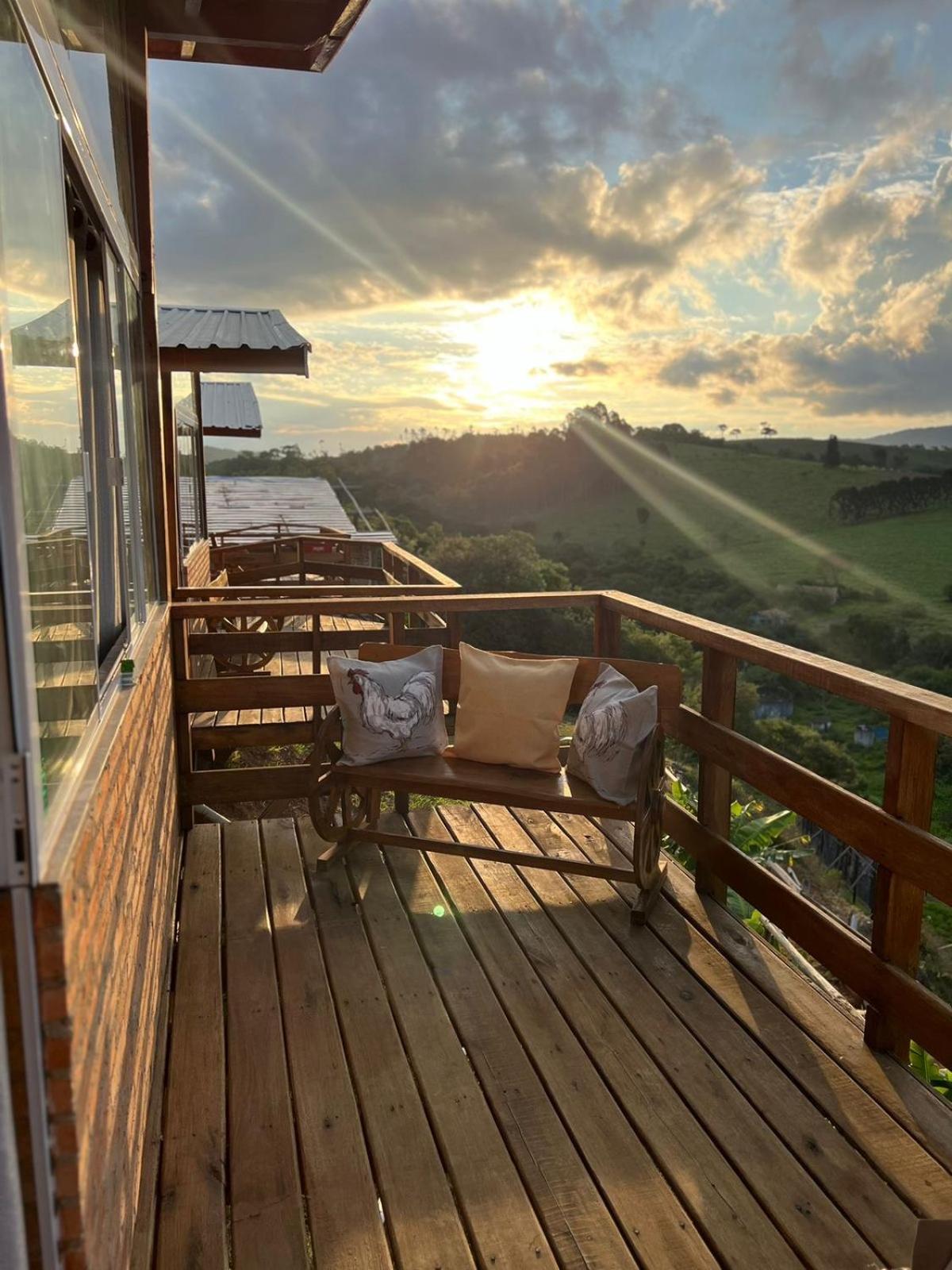 Chacrinha Pousada E Restaurante Chale Seriema Hotell Caldas  Exteriör bild